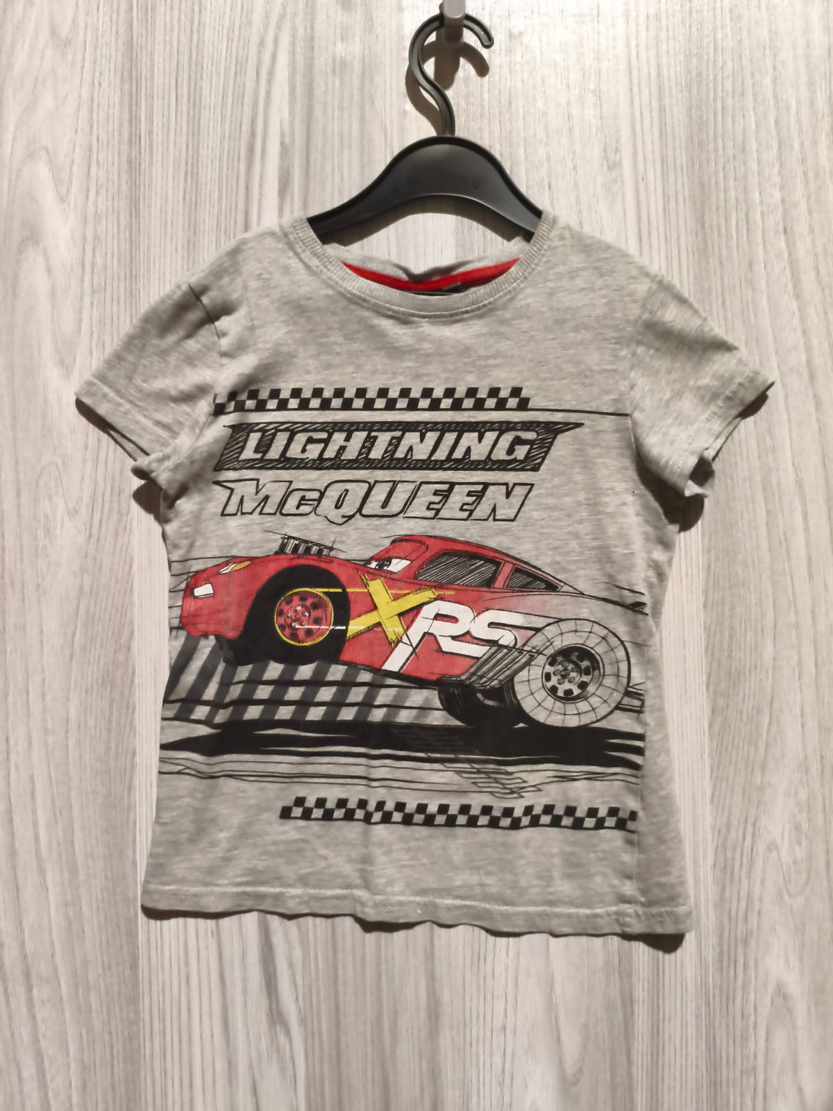 Disney szürke Verdák Villám McQueen mintás fiú póló