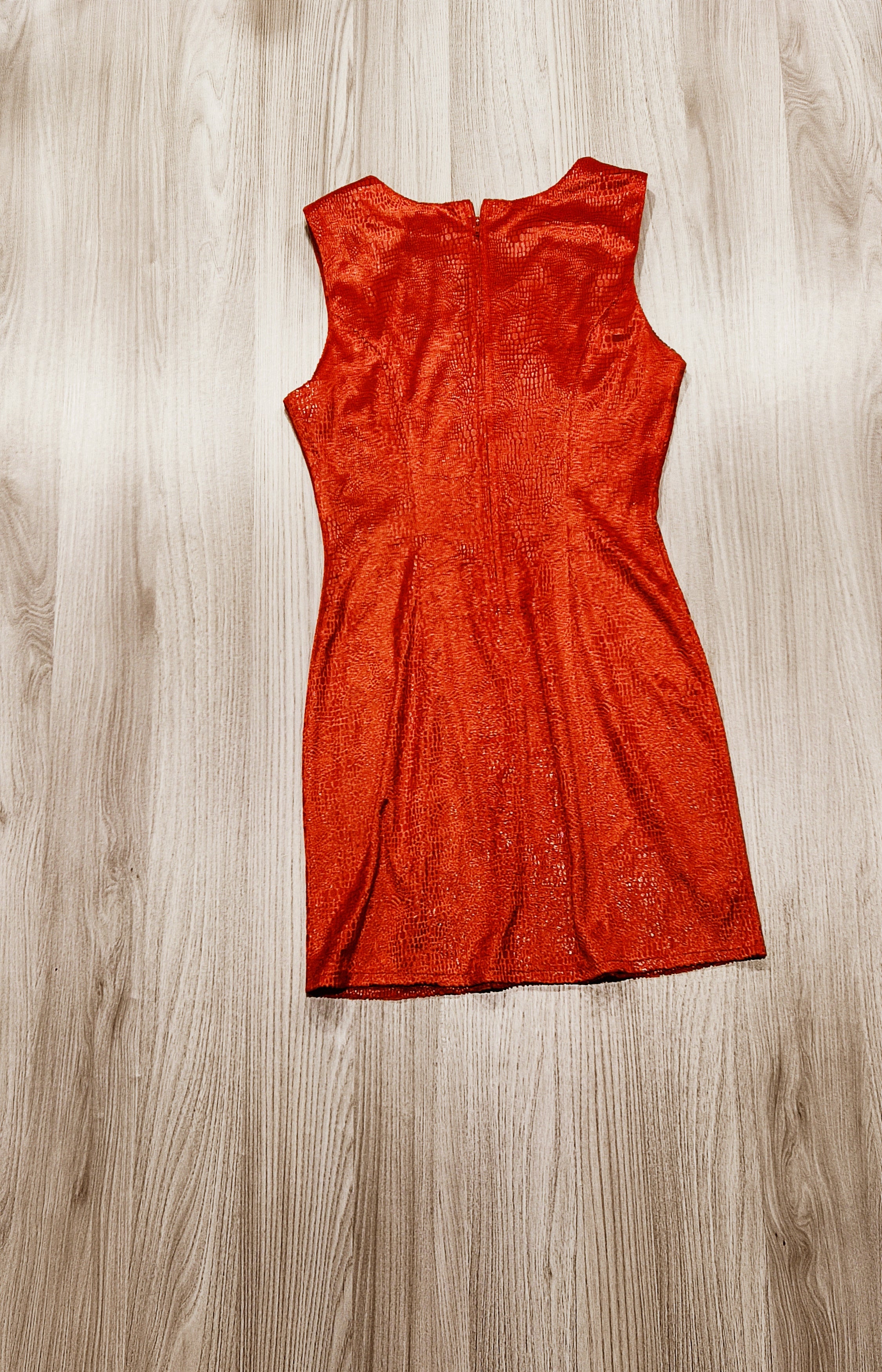 Jolanda Divat piros alkalmi egyberuha