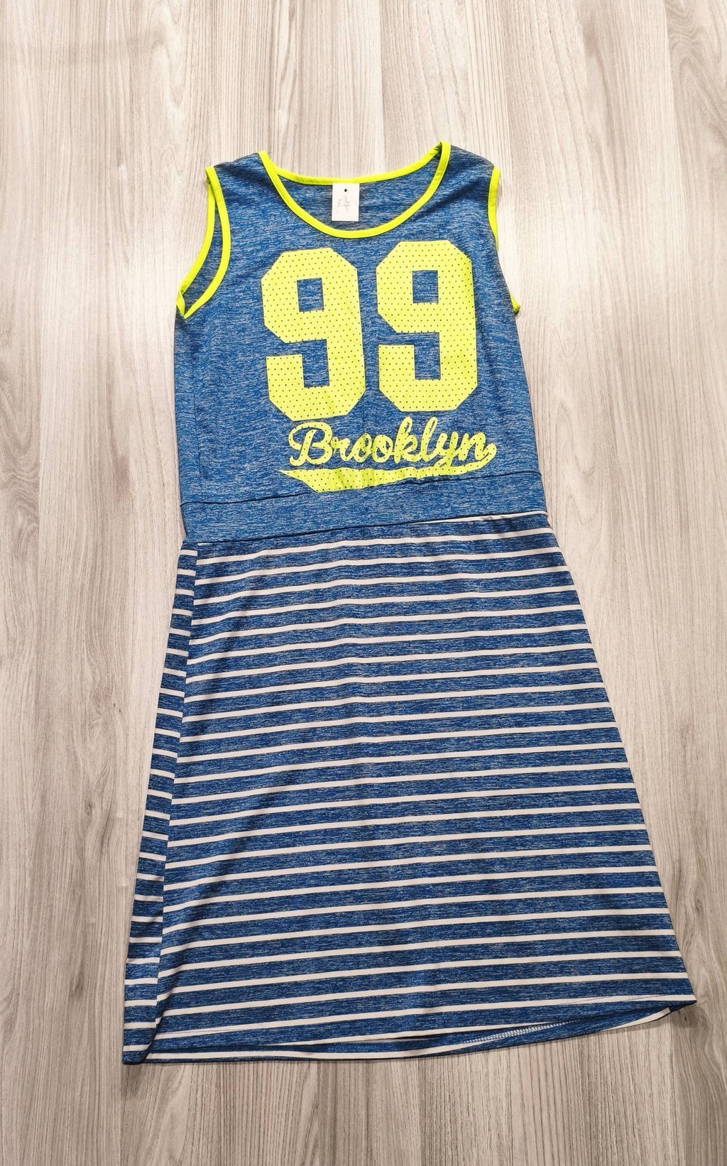 J & X kék-sárga „Brooklyn 99” ruha
