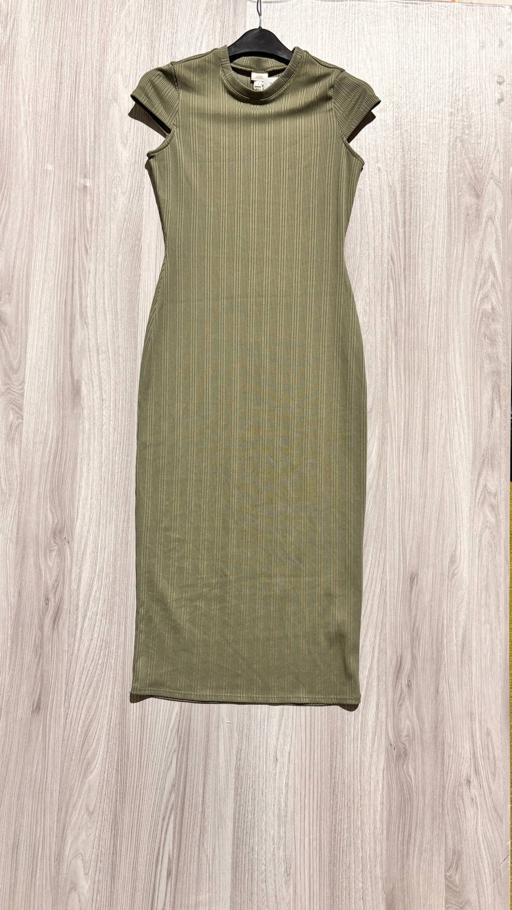 River Island khakizöld bordázott rövid ujjú testhezálló midiruha