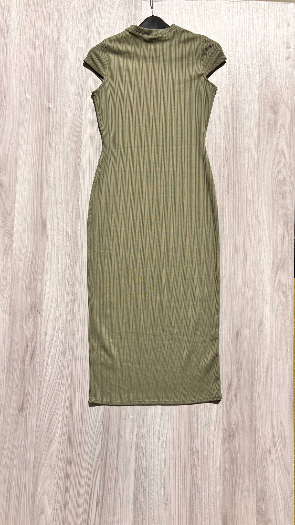 River Island khakizöld bordázott rövid ujjú testhezálló midiruha