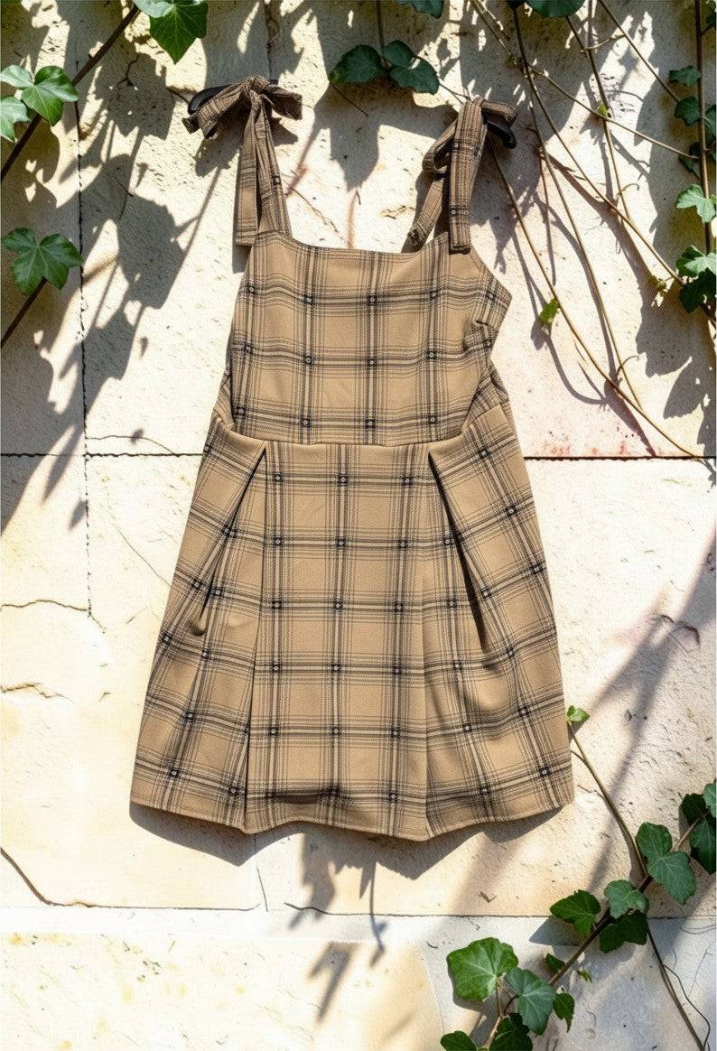 I Saw It First bézs-fekete kockás megkötõs pántú miniruha
