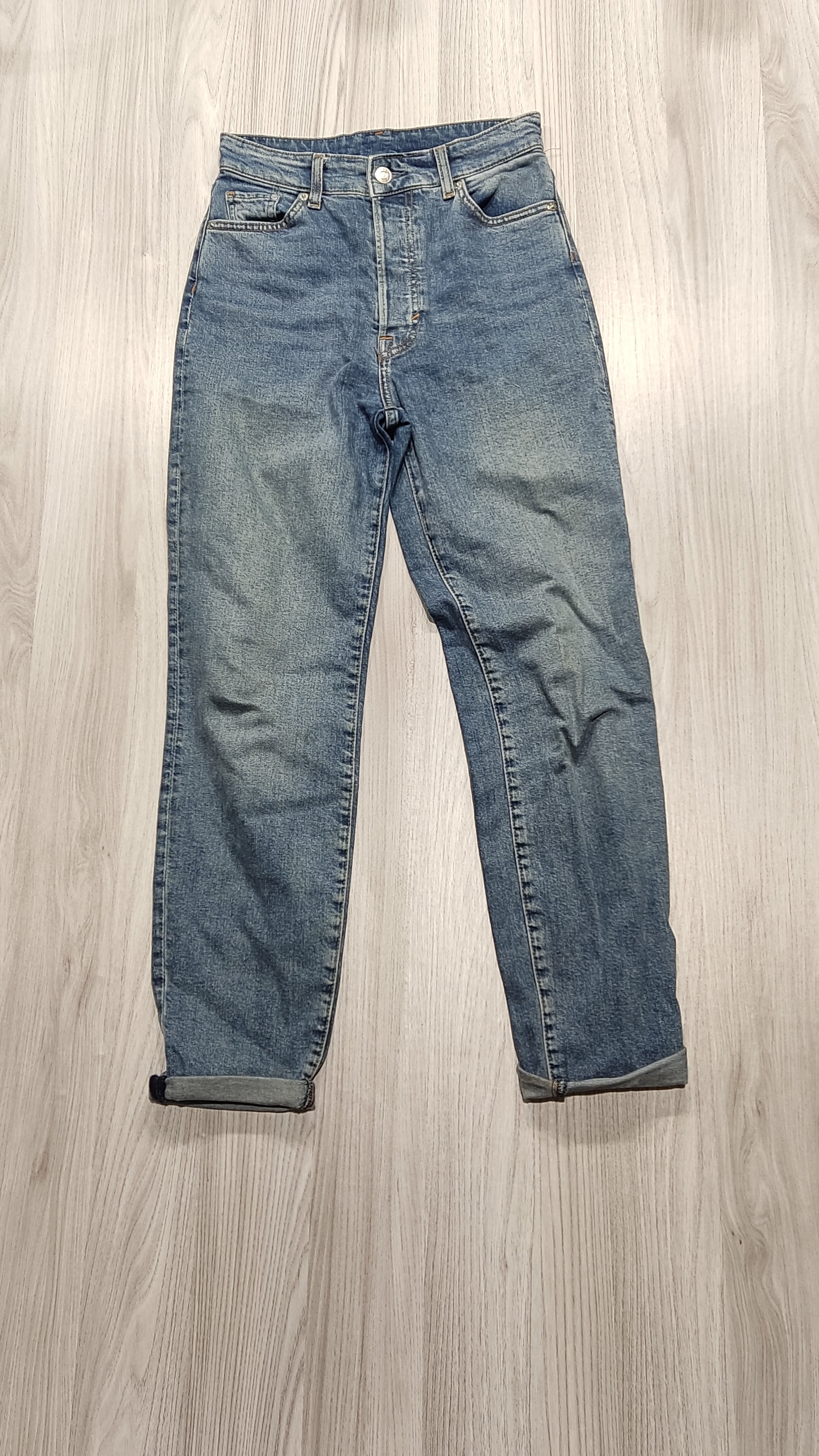 H&M világoskék felhajtott mom jeans