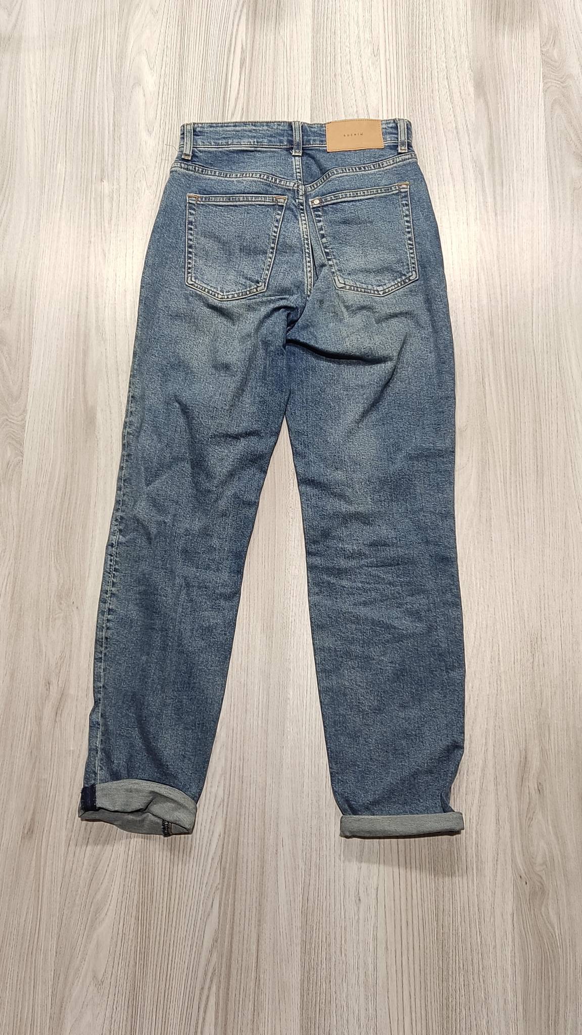 H&M világoskék felhajtott mom jeans
