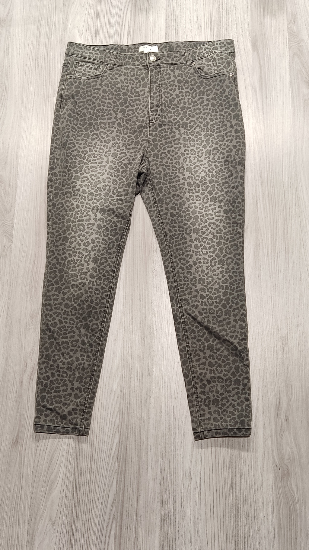 Papaya szürke leopárd mintás skinny farmer