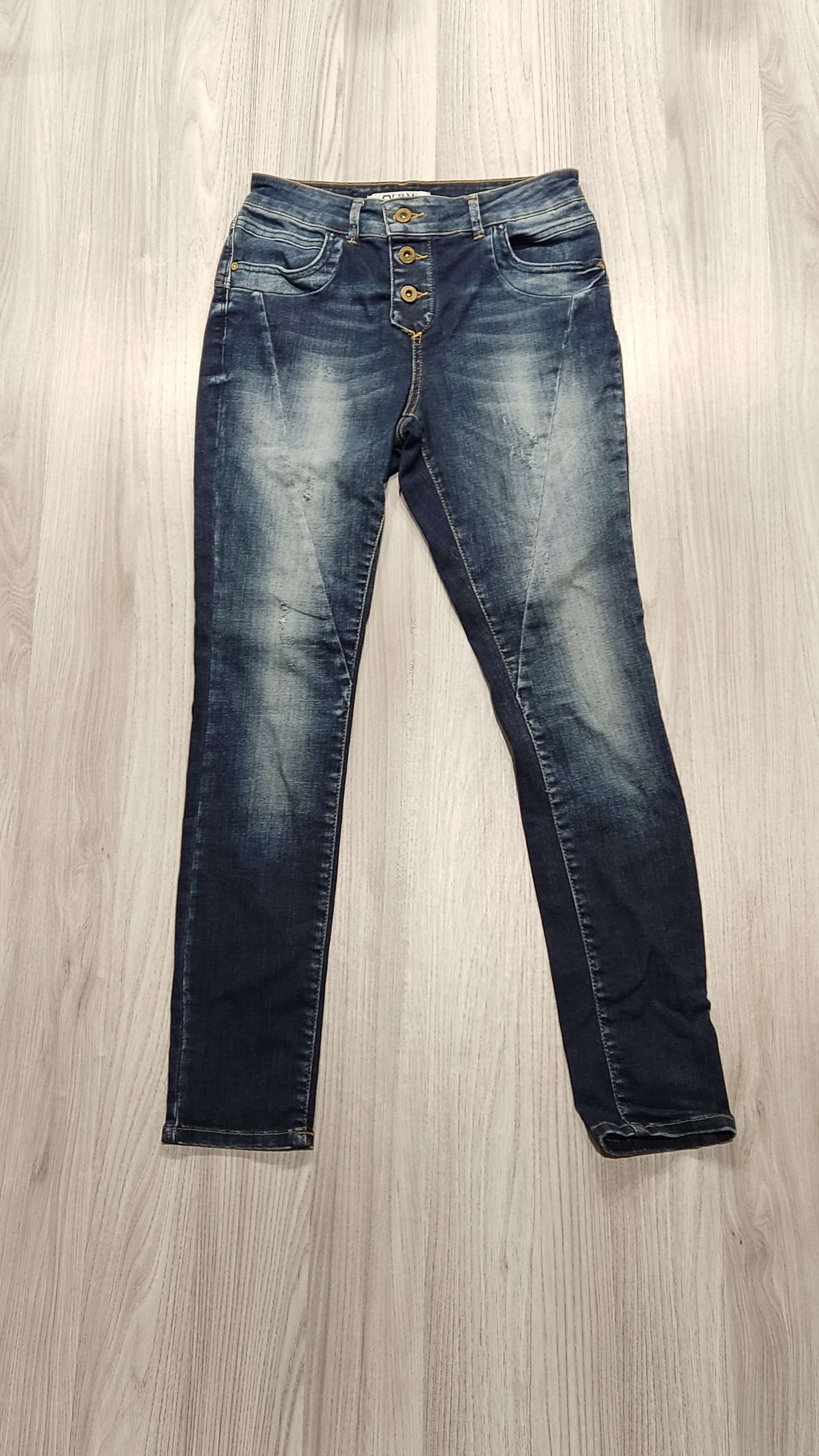 Only koptatott skinny farmer