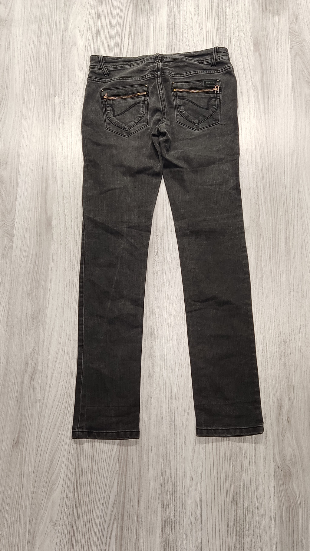 Only szürke skinny farmer