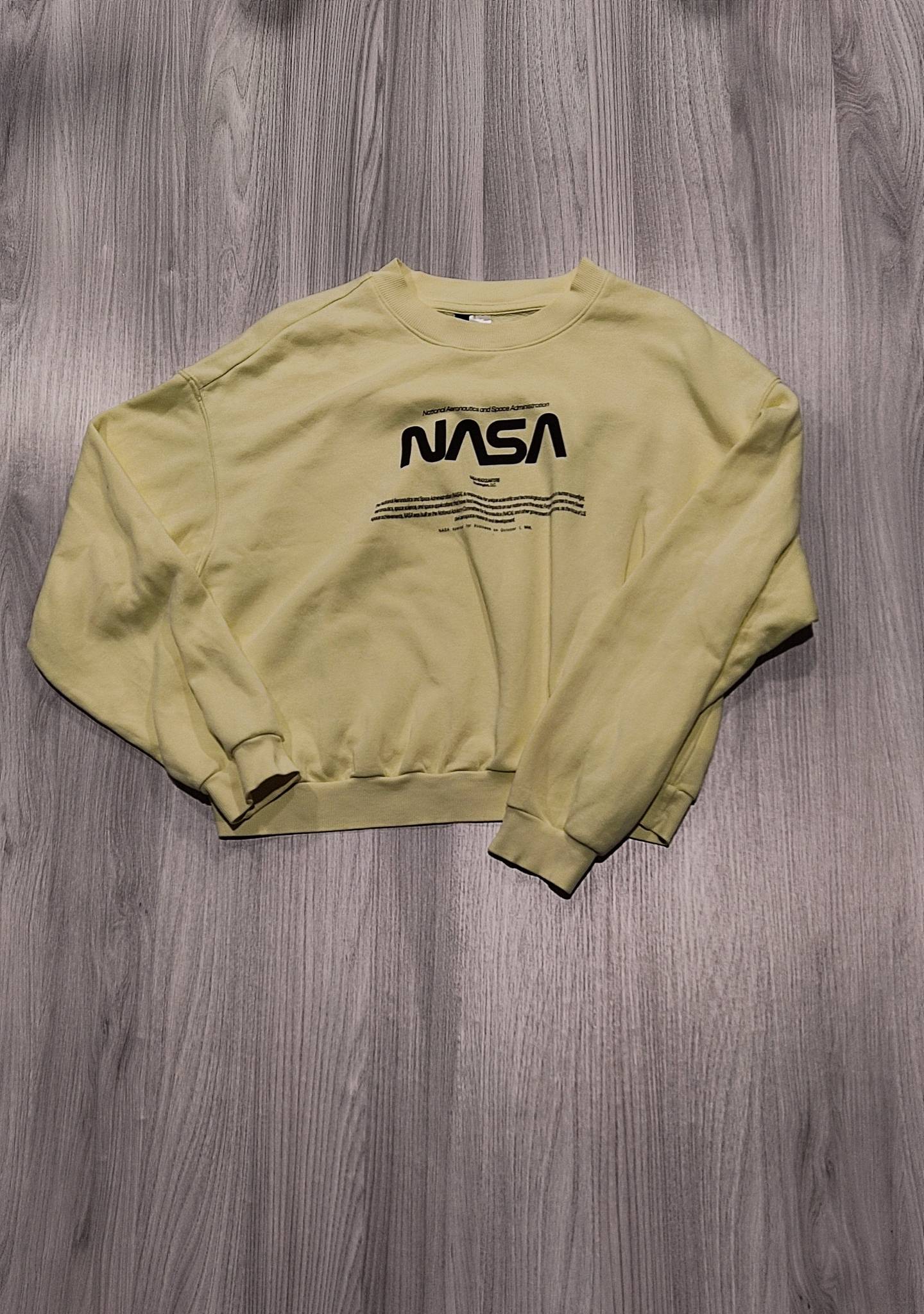 Divided sárga NASA pulóver