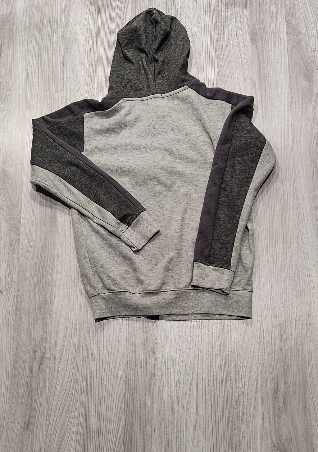 Under Armour szürke-fekete kapucnis pulóver