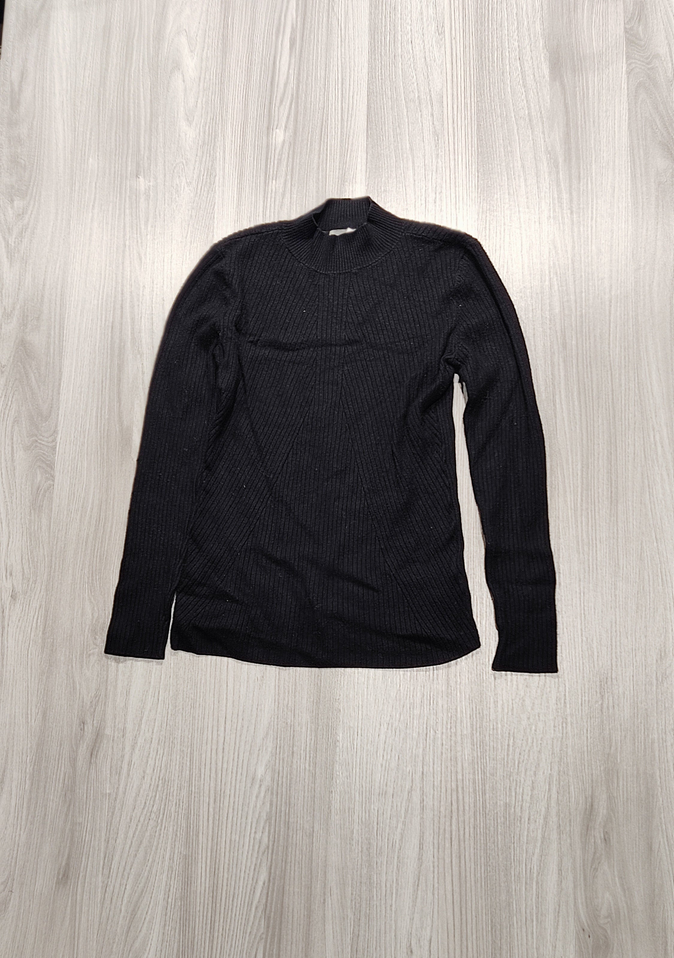 H&M fekete bordázott felsõ