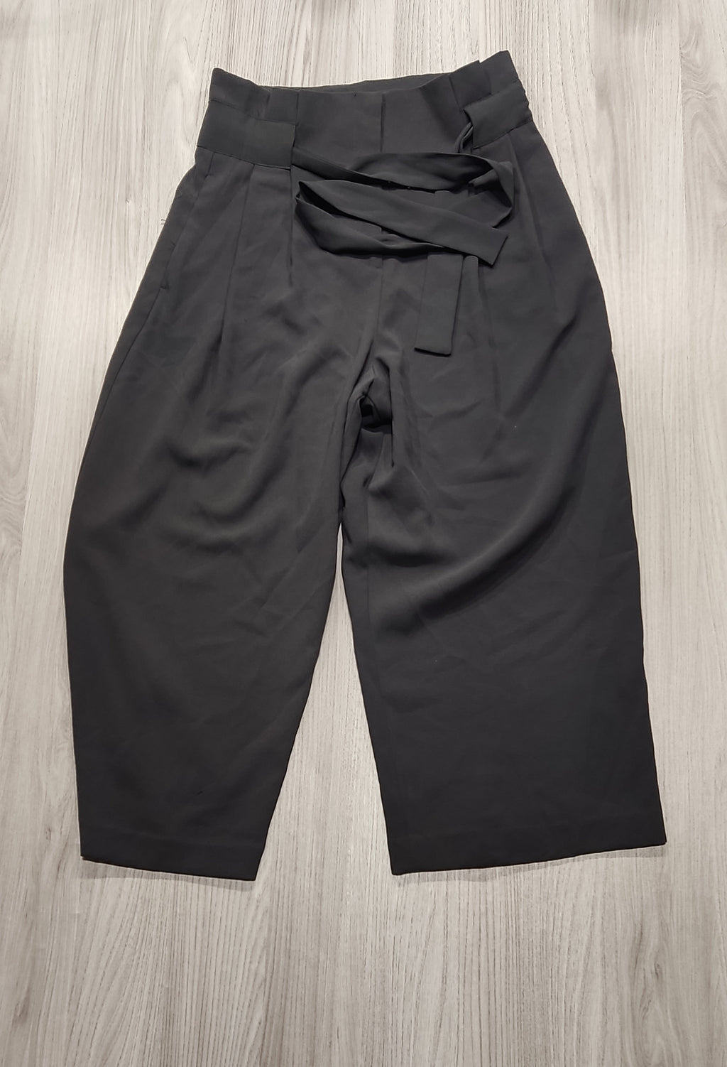 H&M fekete magas derekú rövidnadrág