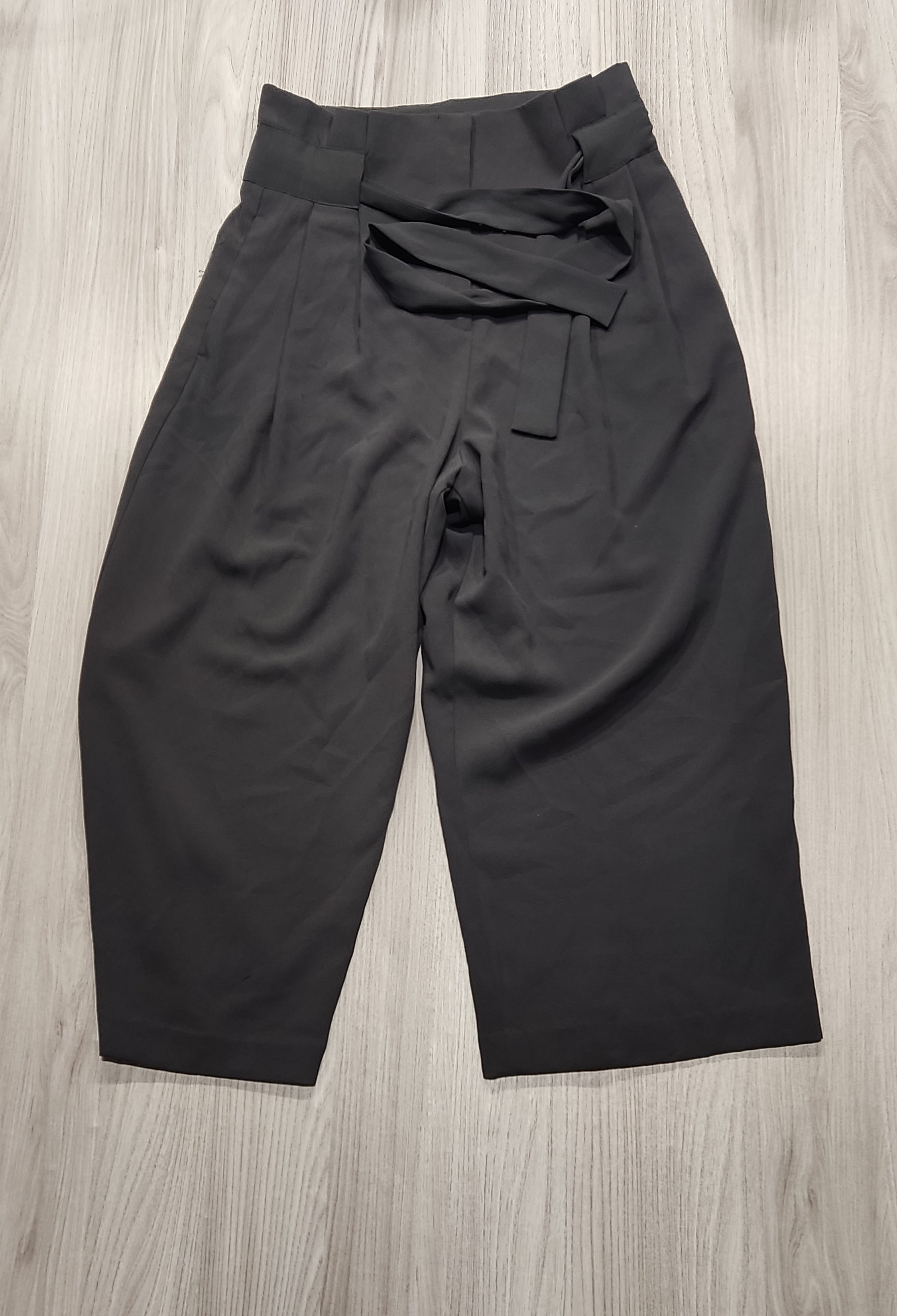 H&M fekete magas derekú rövidnadrág