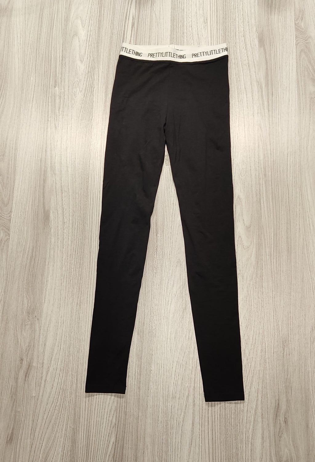 Pretty Little Thing fekete leggings