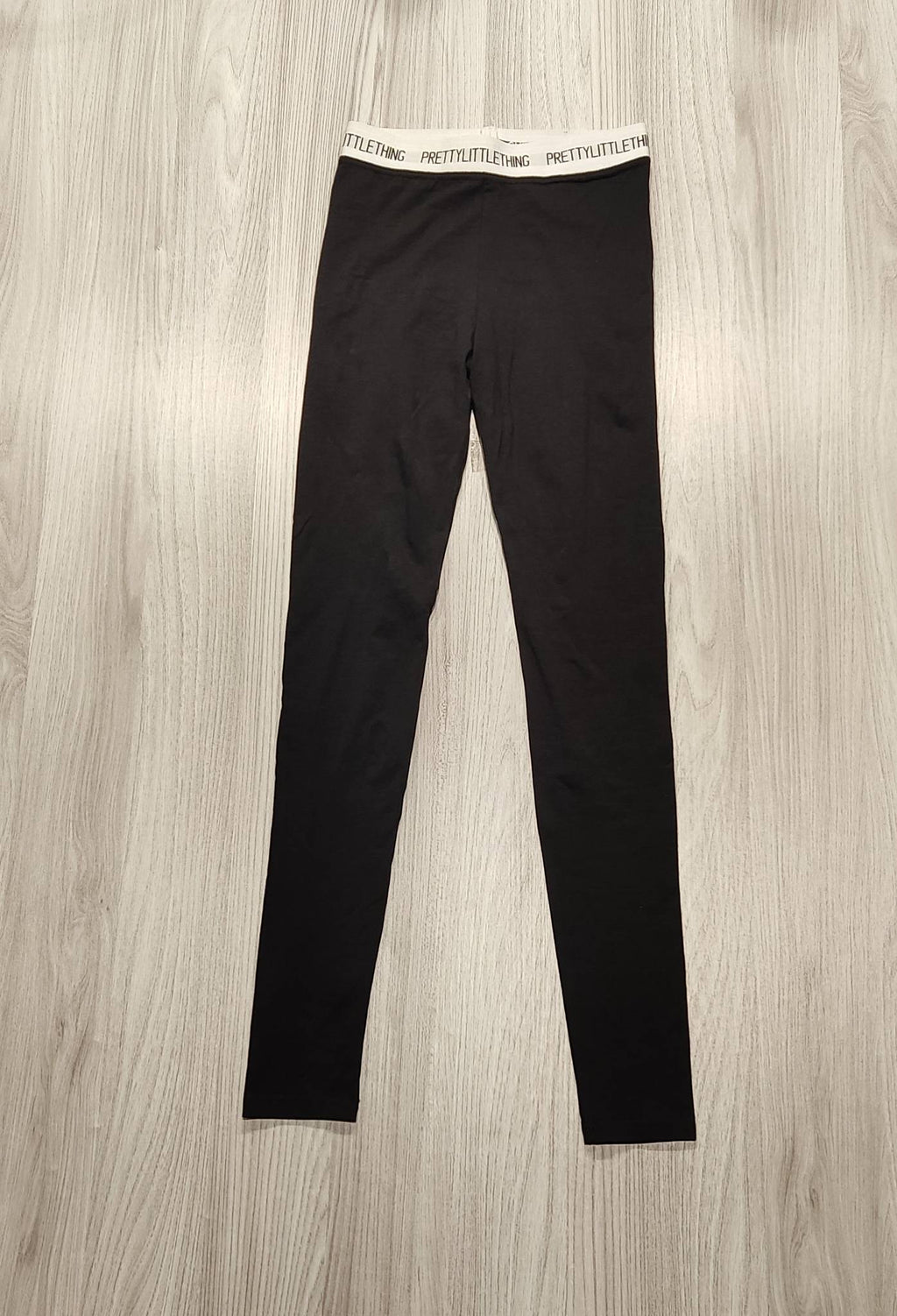 Pretty Little Thing fekete leggings