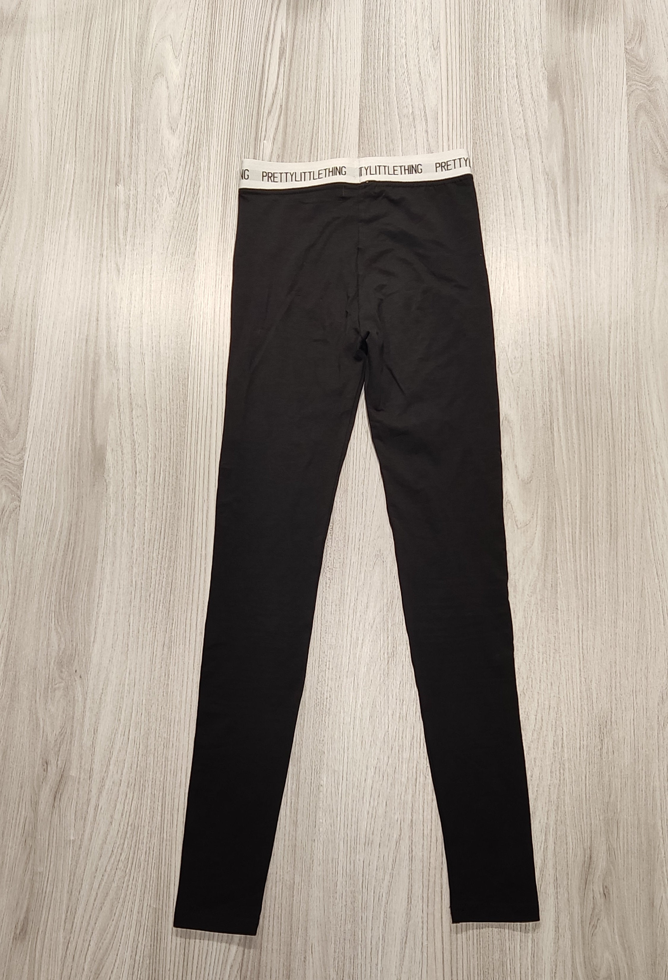 Pretty Little Thing fekete leggings