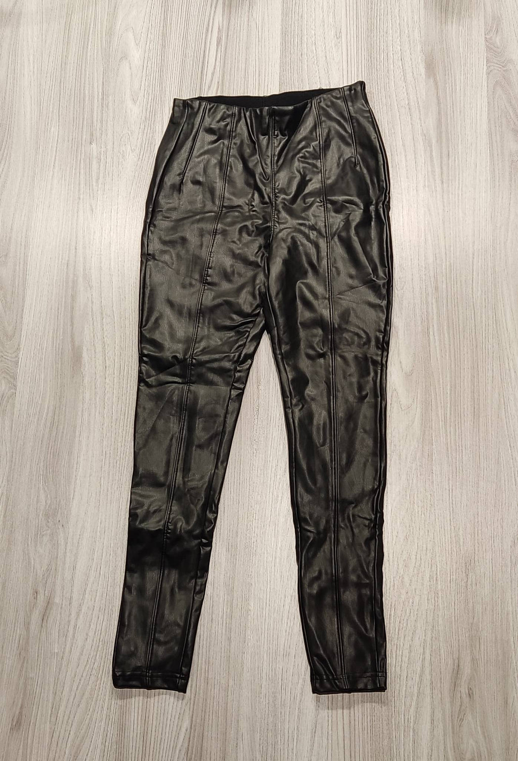 New Look fekete mûbõr nadrág