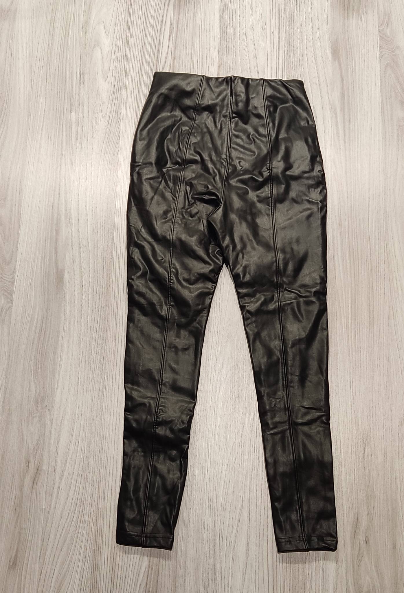New Look fekete mûbõr nadrág