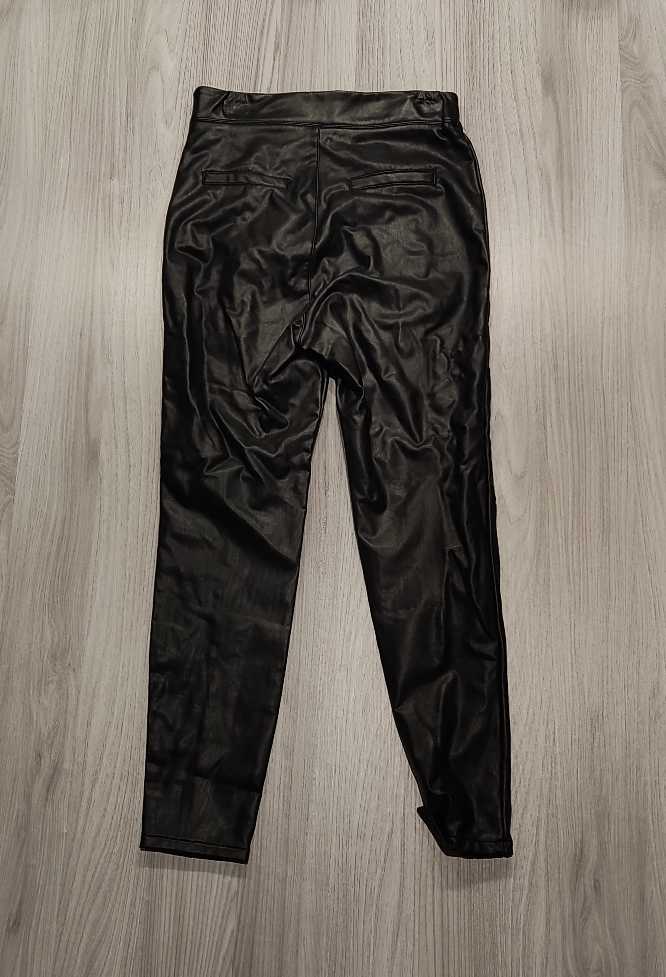 Next fekete mûbõr nadrág