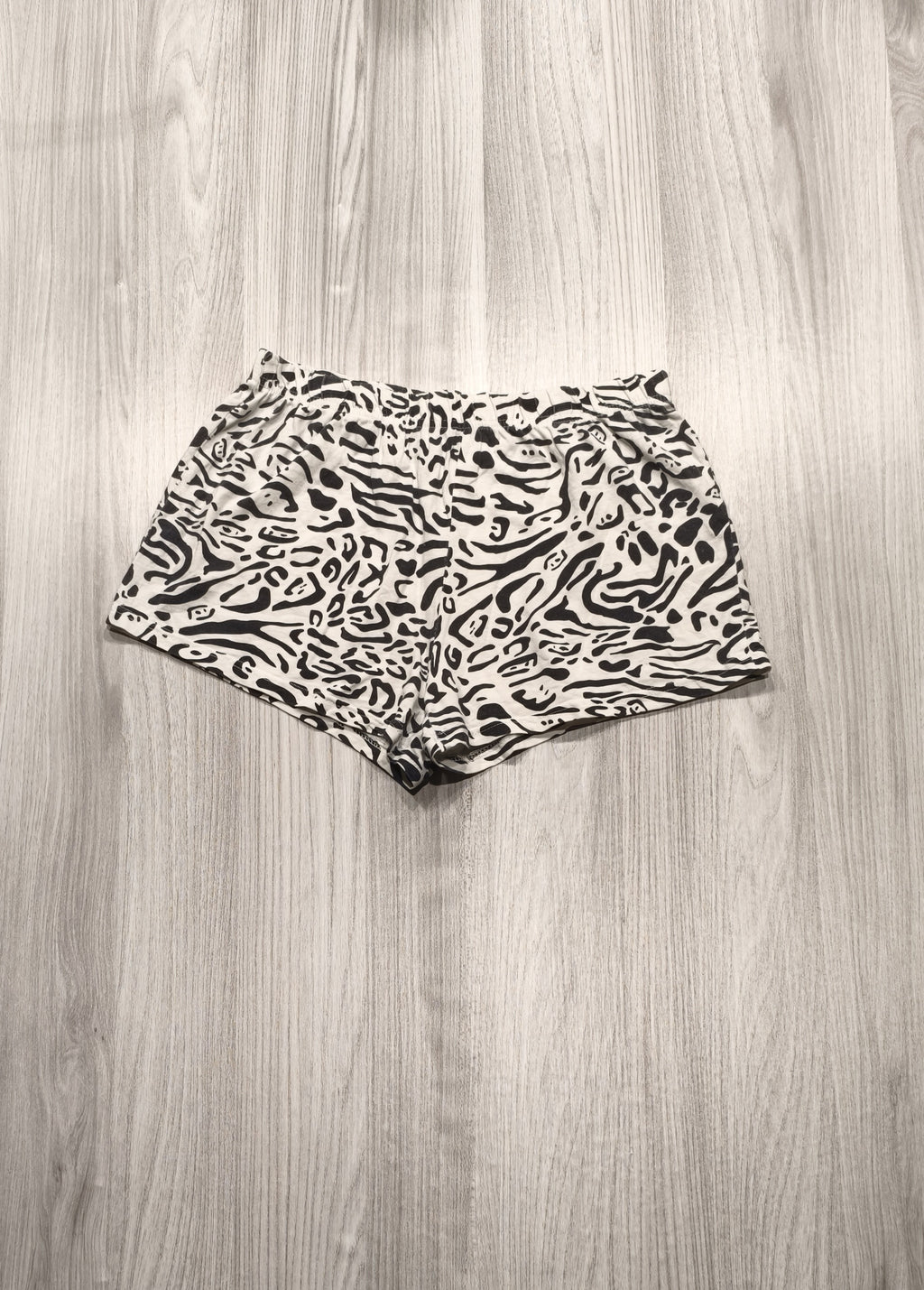 Zebra mintás rövidnadrág