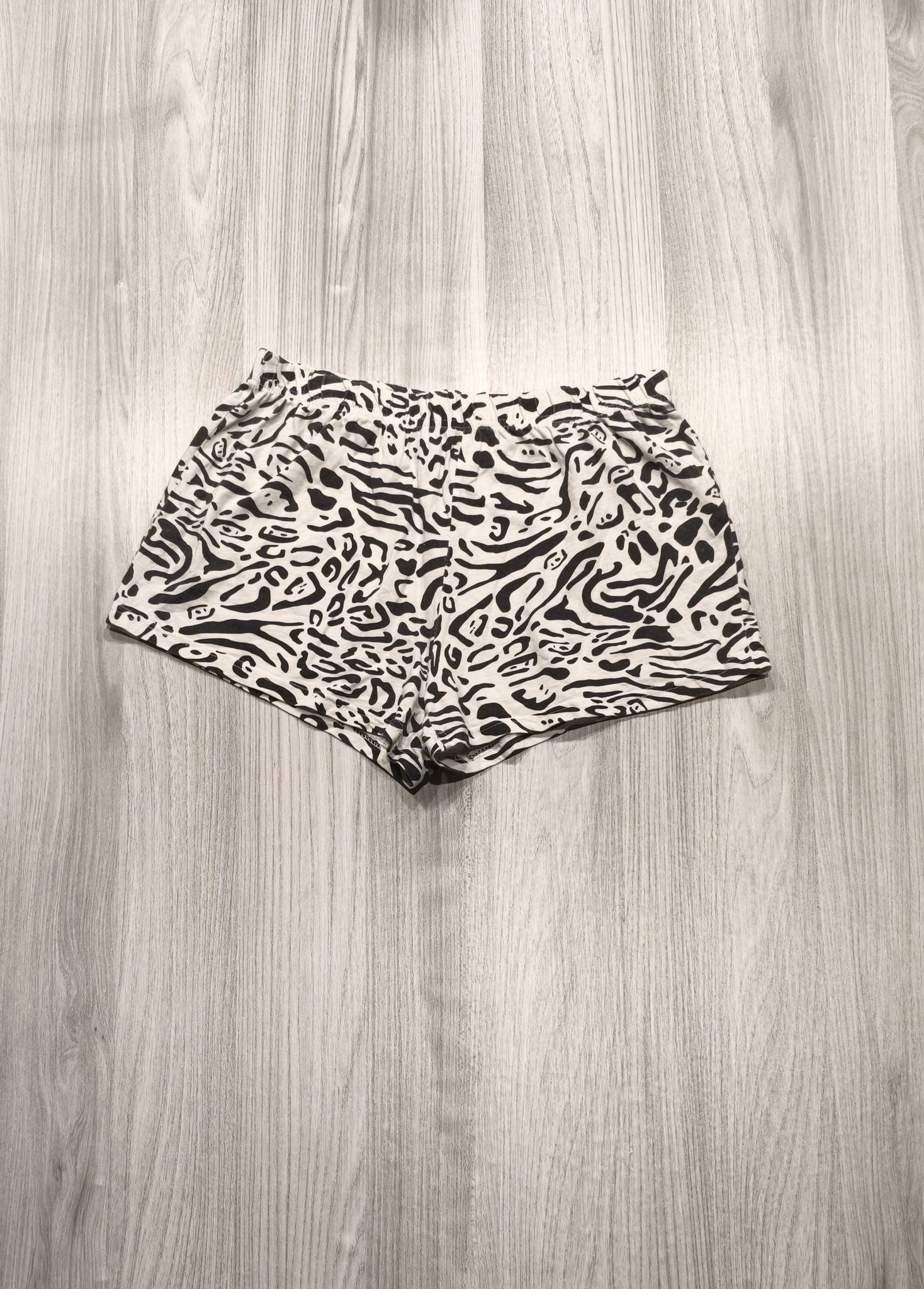 Zebra mintás rövidnadrág