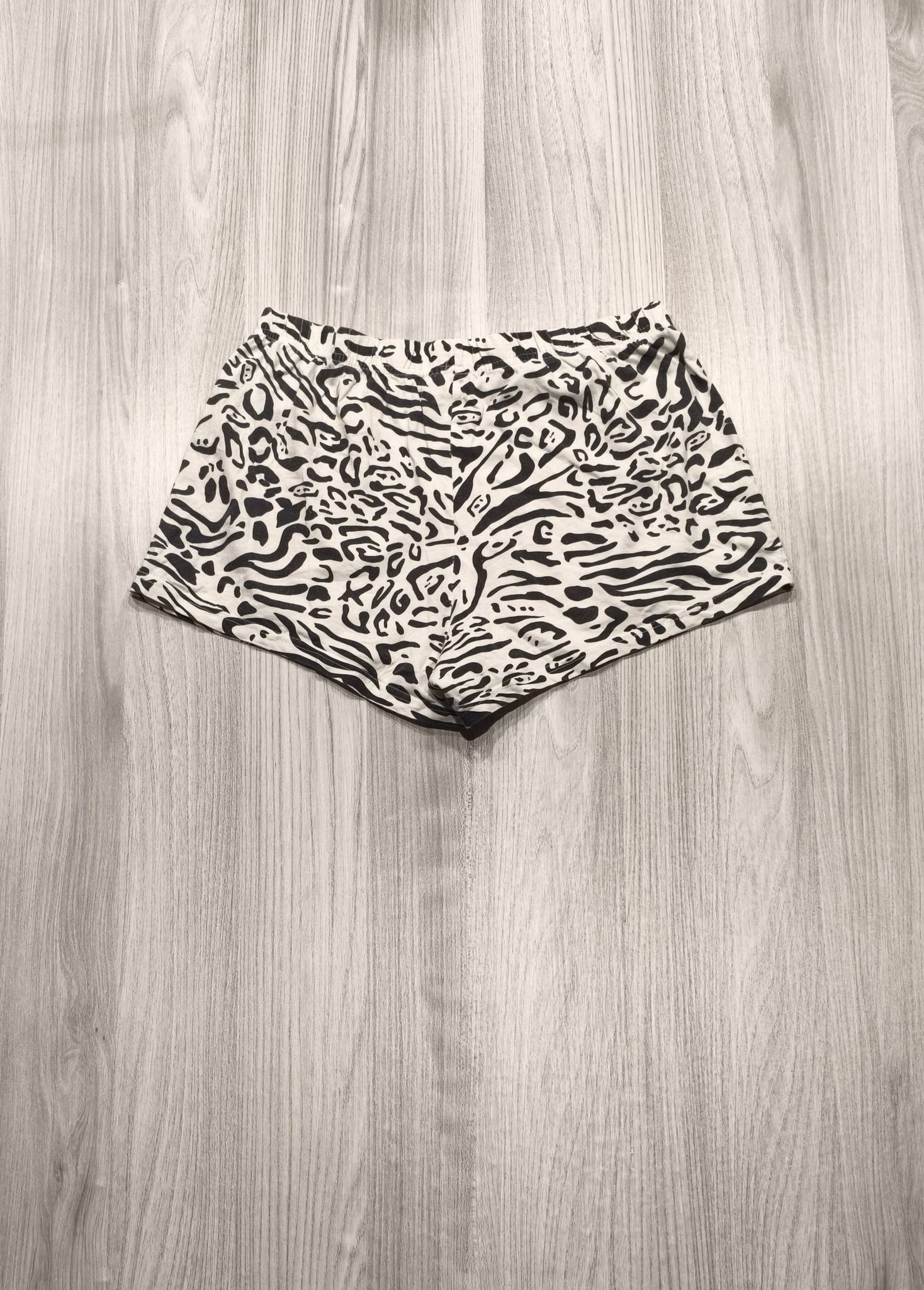 Zebra mintás rövidnadrág
