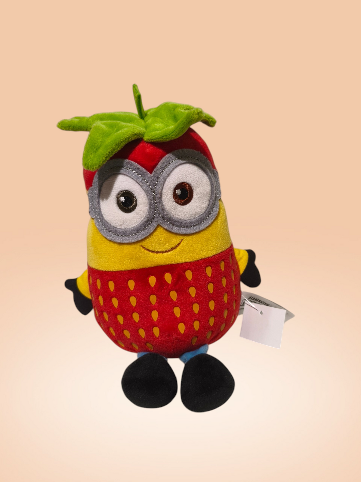 Minion eper jelmezben plüssfigura