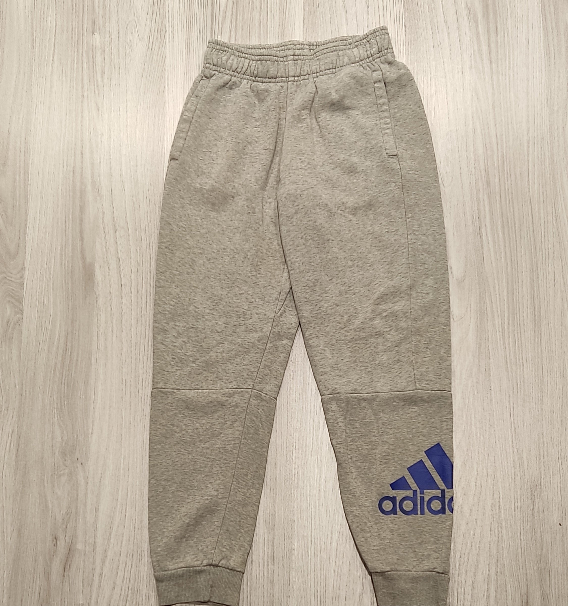 Adidas szürke melegítõnadrág