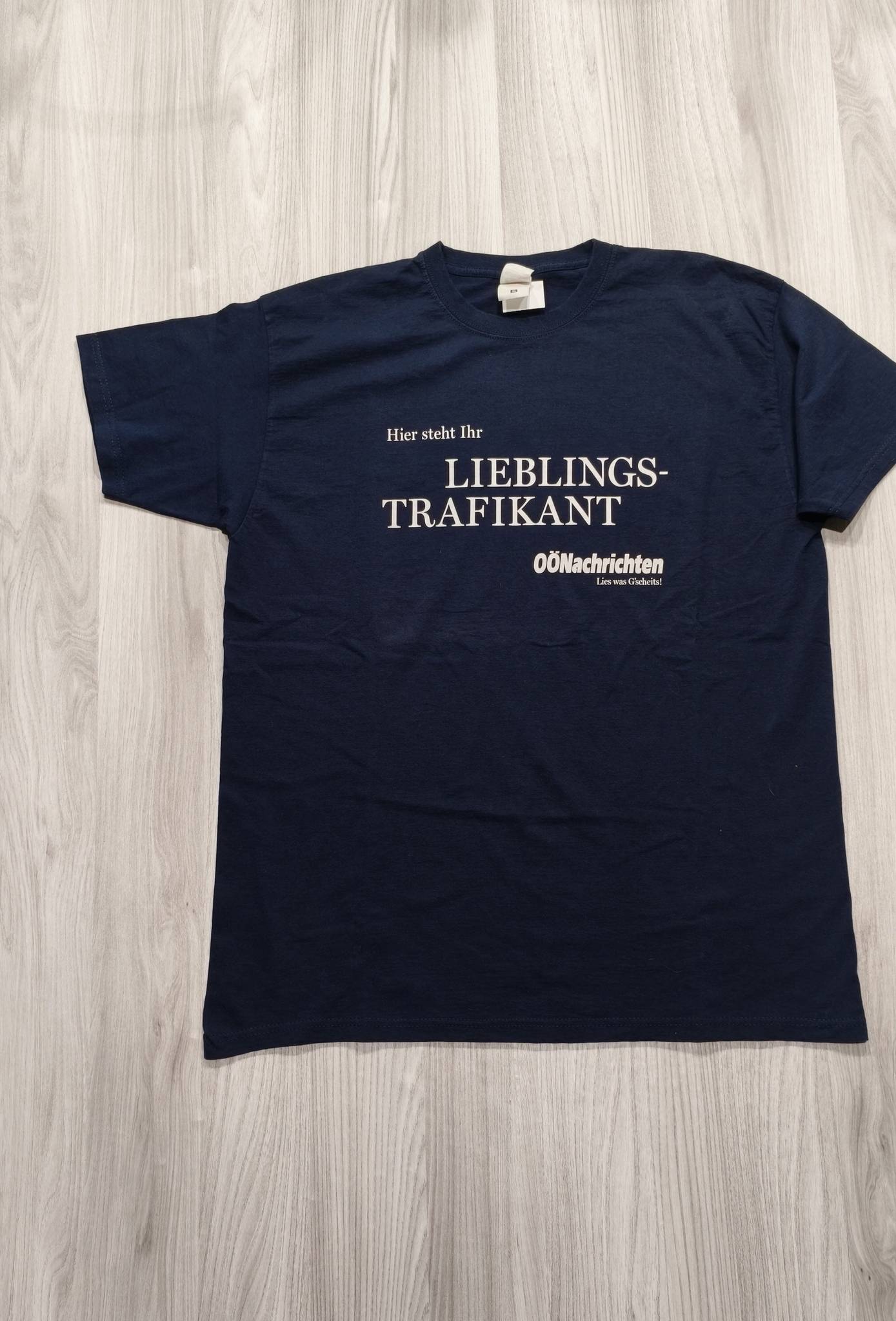Fruit of the Loom sötétkék „Lieblings Trafikant” póló