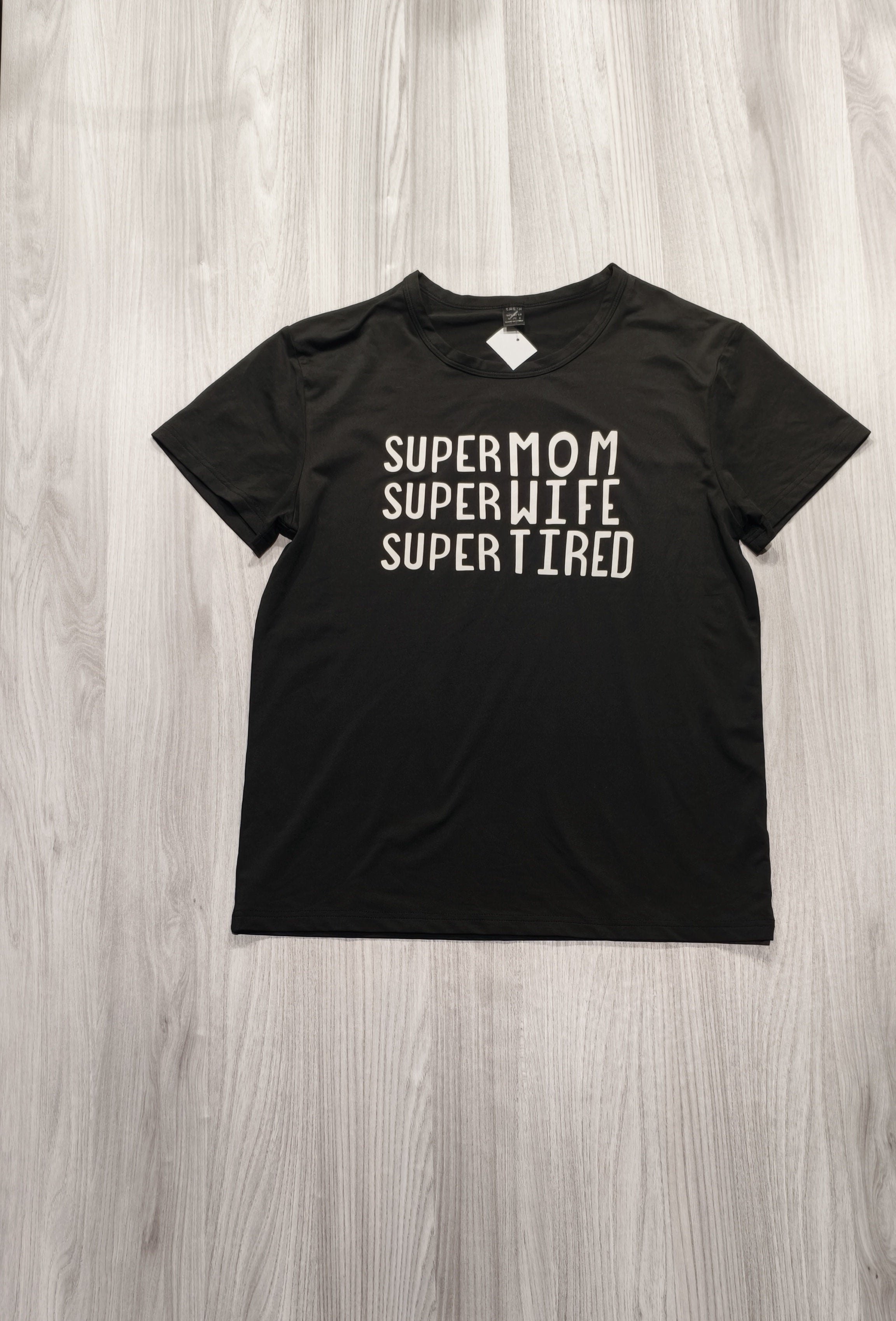 Shein fekete „Super Mom” feliratos póló