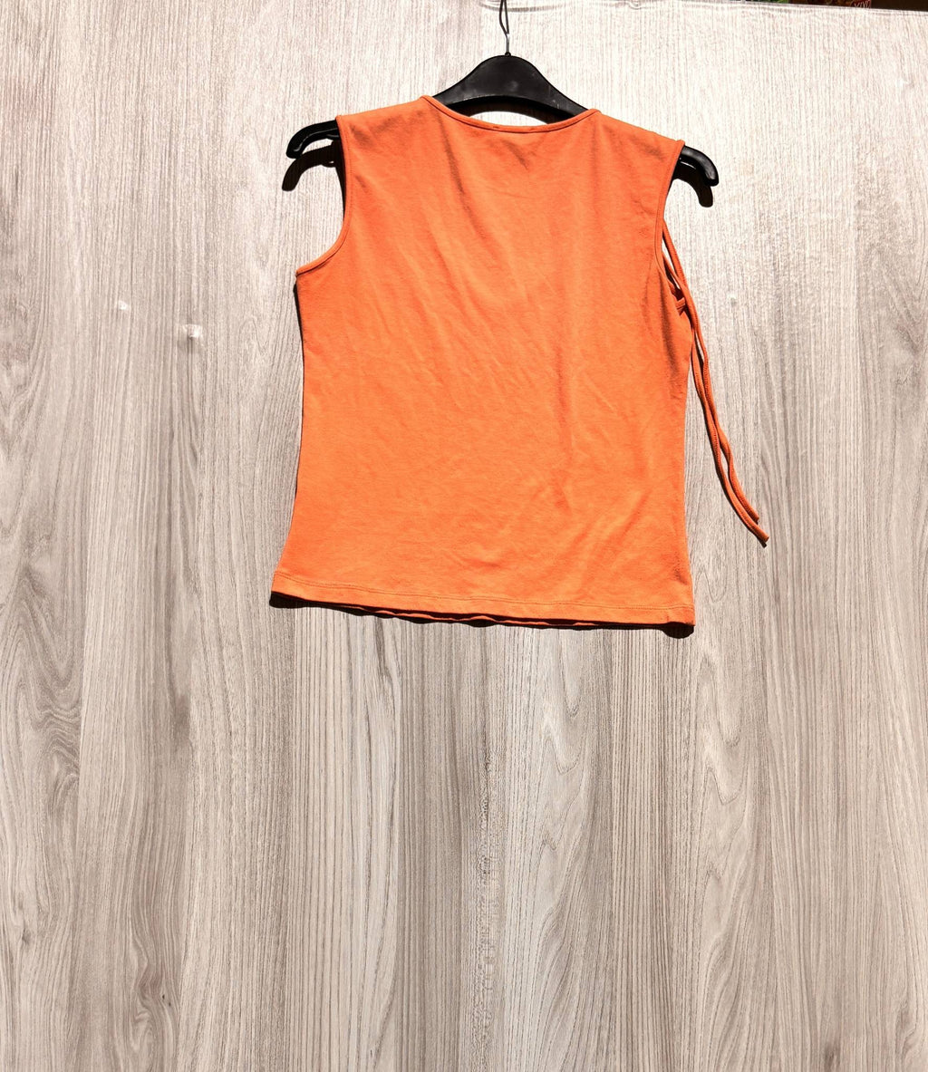 Dromedár narancssárga virág- és pillangómintás ujjatlan felsõ
