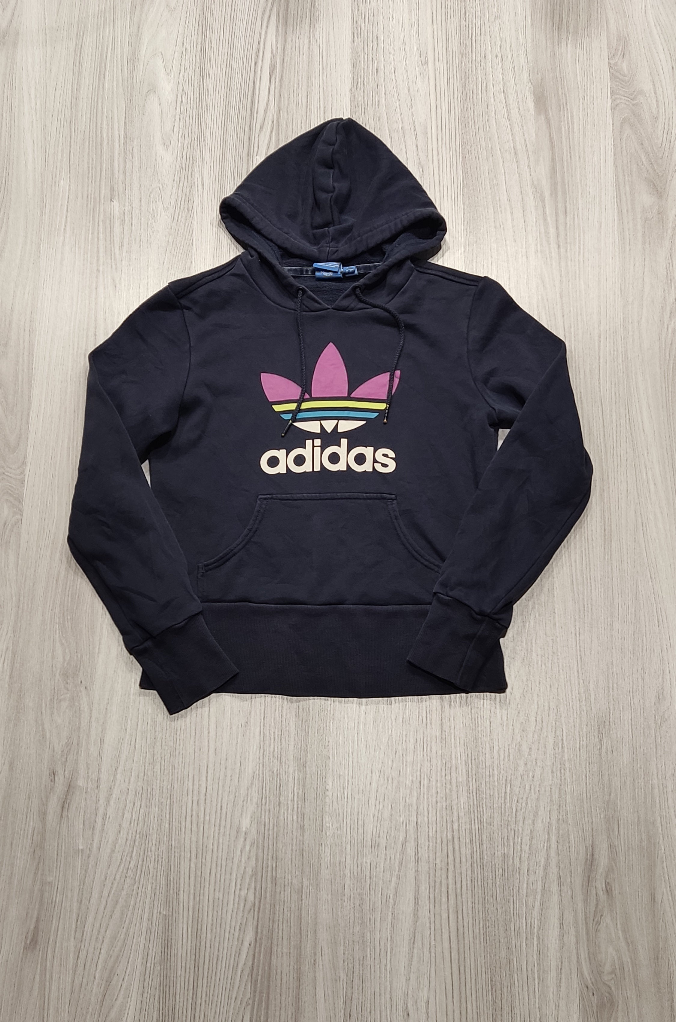 Adidas sötétkék kapucnis pulóver