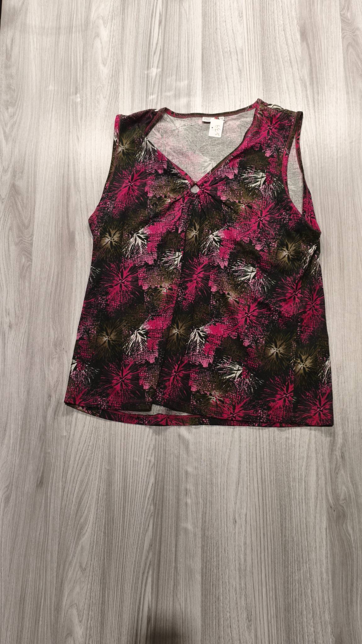 Outfit ujjatlan mintás felsõ