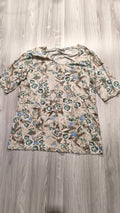 Outfit virágmintás rövid ujjú felsõ